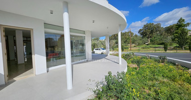Elegant & Spacious 5-Bedroom Luxury Villa For rent in Prestigious Nea Ekali