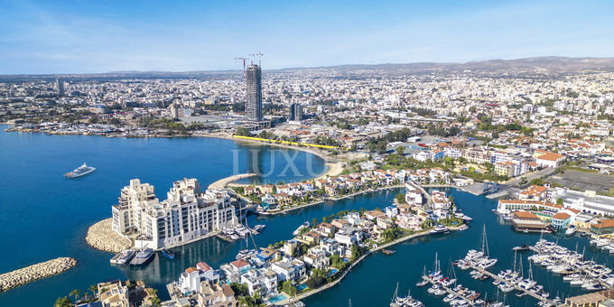 Luxury 3 Bedroom Seafront Apartment Near Limassol Marina | 15th Floor