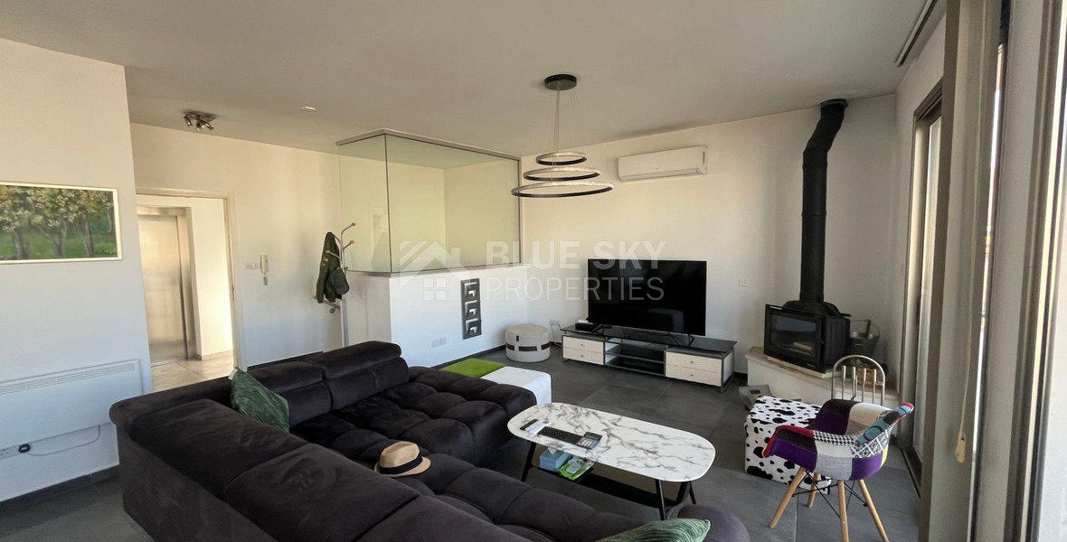 FOR RENT STUNNING MODERN APARTMENT  WITH ROOF GARDEN VERY NEAR SEA FRONT