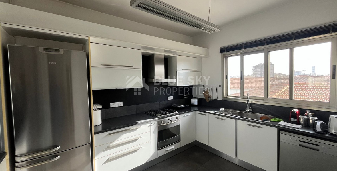 FOR RENT STUNNING MODERN APARTMENT  WITH ROOF GARDEN VERY NEAR SEA FRONT