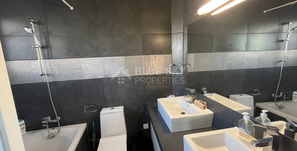FOR RENT STUNNING MODERN APARTMENT  WITH ROOF GARDEN VERY NEAR SEA FRONT