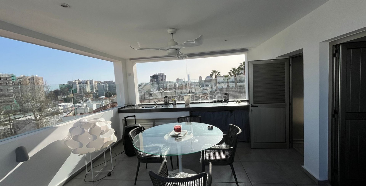 FOR RENT STUNNING MODERN APARTMENT  WITH ROOF GARDEN VERY NEAR SEA FRONT