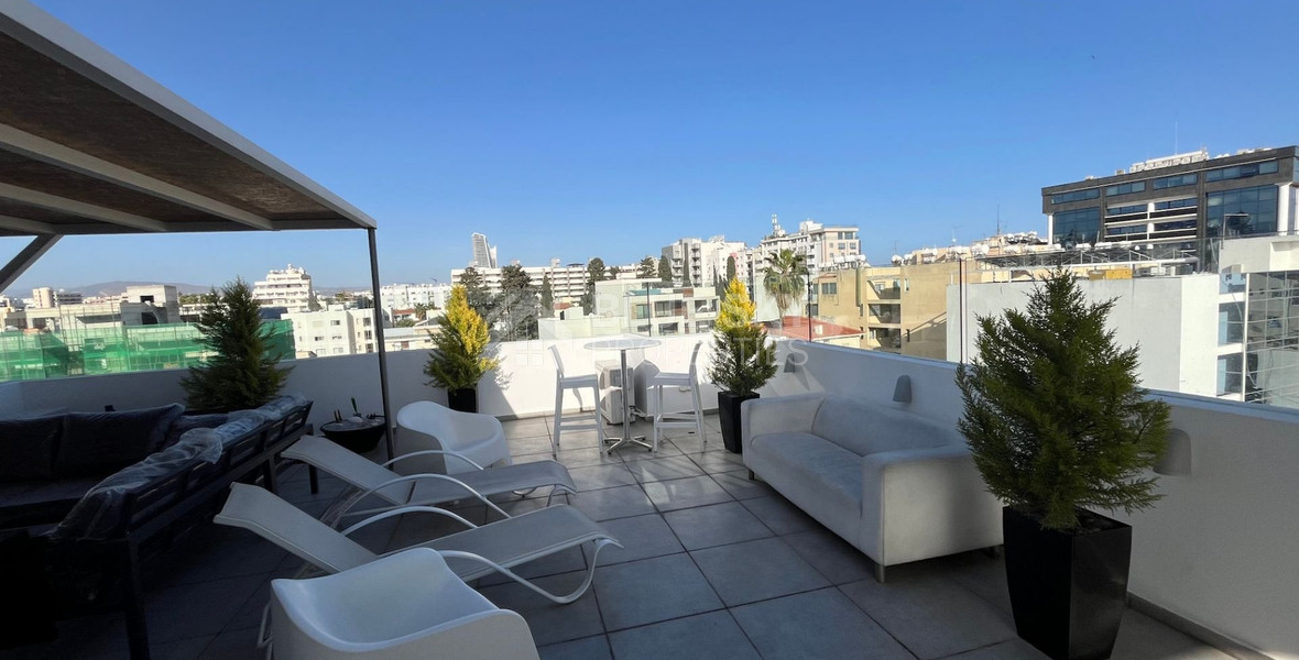 FOR RENT STUNNING MODERN APARTMENT  WITH ROOF GARDEN VERY NEAR SEA FRONT