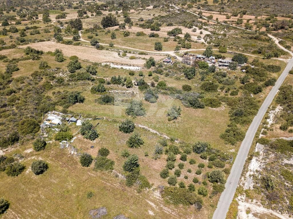 Share of residential land in Souni Zanakia, Limassol
