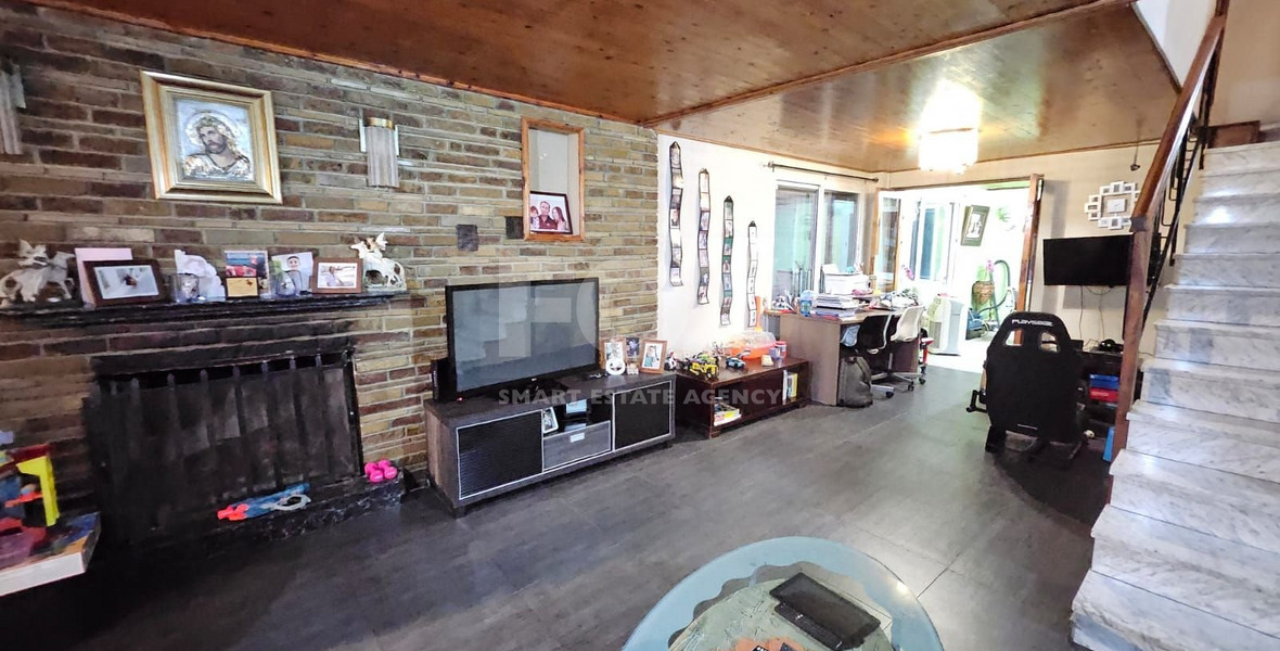 Spacious unfurnished duplex with 2 bedrooms in Katholiki