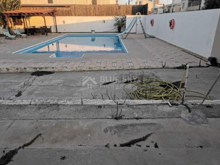 Modern Detached House with Pool in Spacious Zakaki