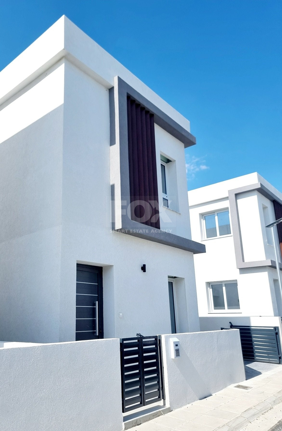 SALE: LOVELY  NEW DETACHED 2 BEDROOM HOUSE WITH GARDEN IN MONI.