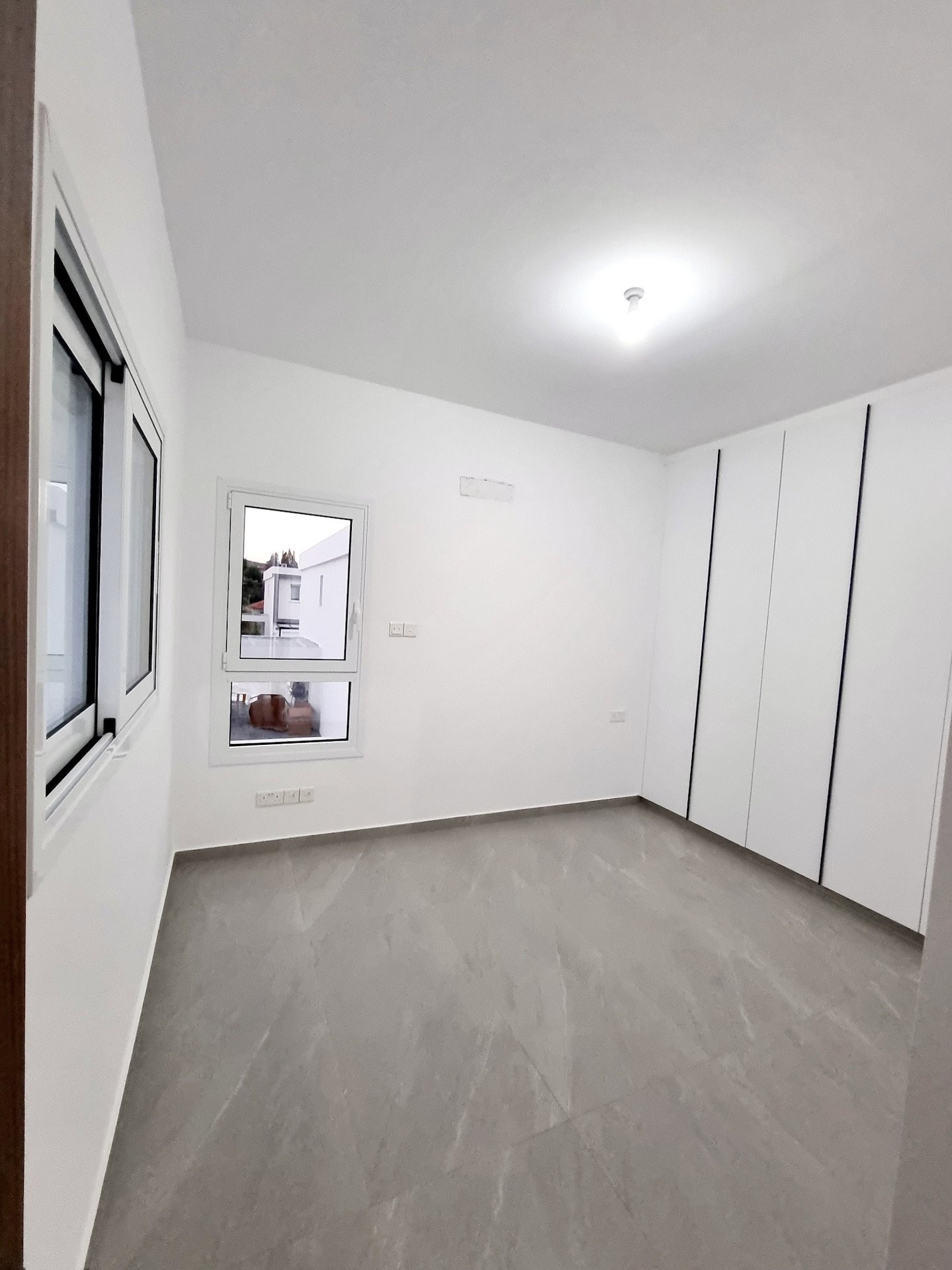 Mieszkanie 2 pokoi 114 m² Moni, Cypr