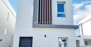 SALE: LOVELY  NEW DETACHED 2 BEDROOM HOUSE WITH GARDEN IN MONI.