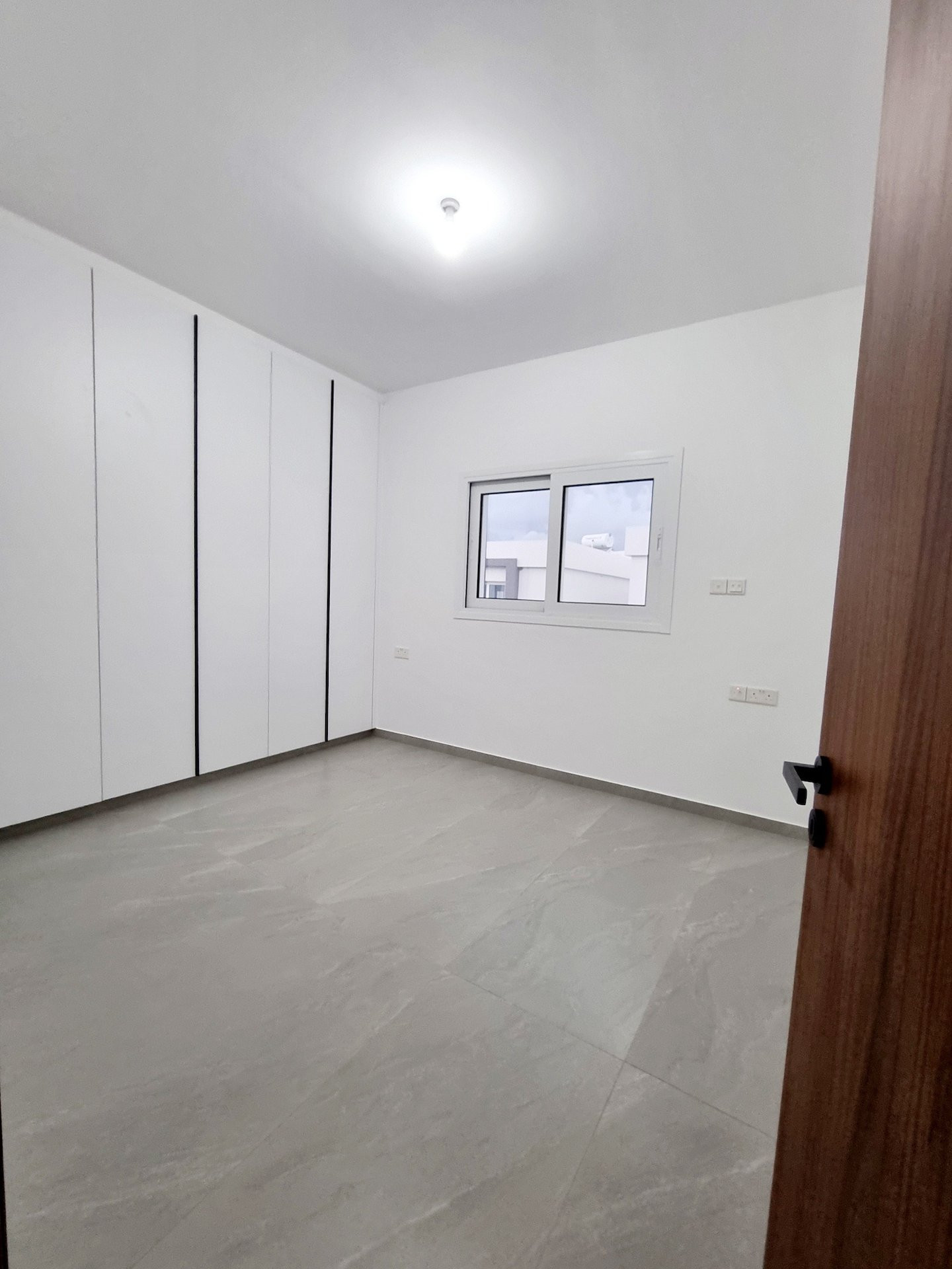 Mieszkanie 2 pokoi 114 m² Moni, Cypr