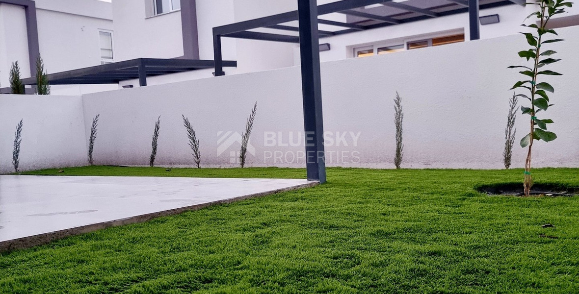 SALE: LOVELY  NEW DETACHED 2 BEDROOM HOUSE WITH GARDEN IN MONI.