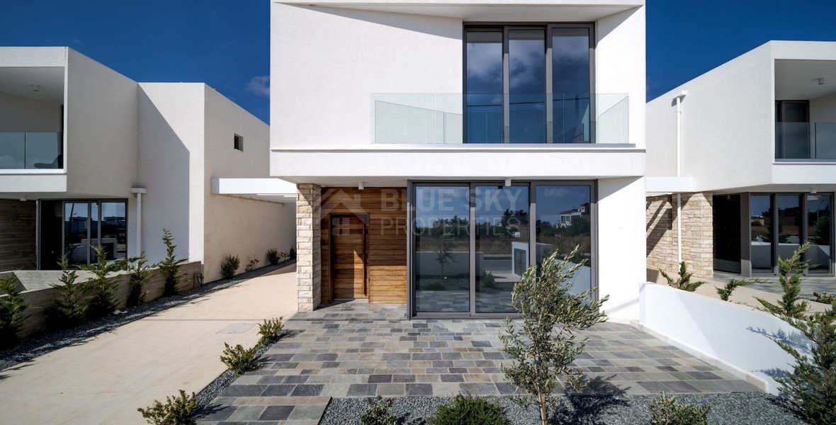 Brand new three bedroom Villa for sale in Empa