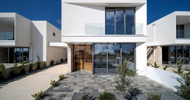 Brand new three bedroom Villa for sale in Empa