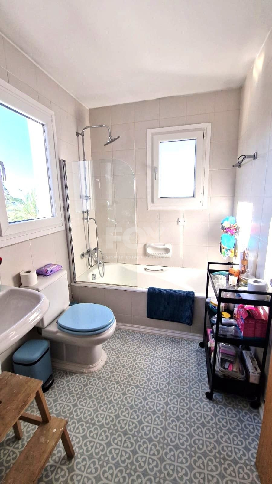 For Saale Spacious Detached Villa 4-Bedroom with extra studio and pool Sea View in Pissouri