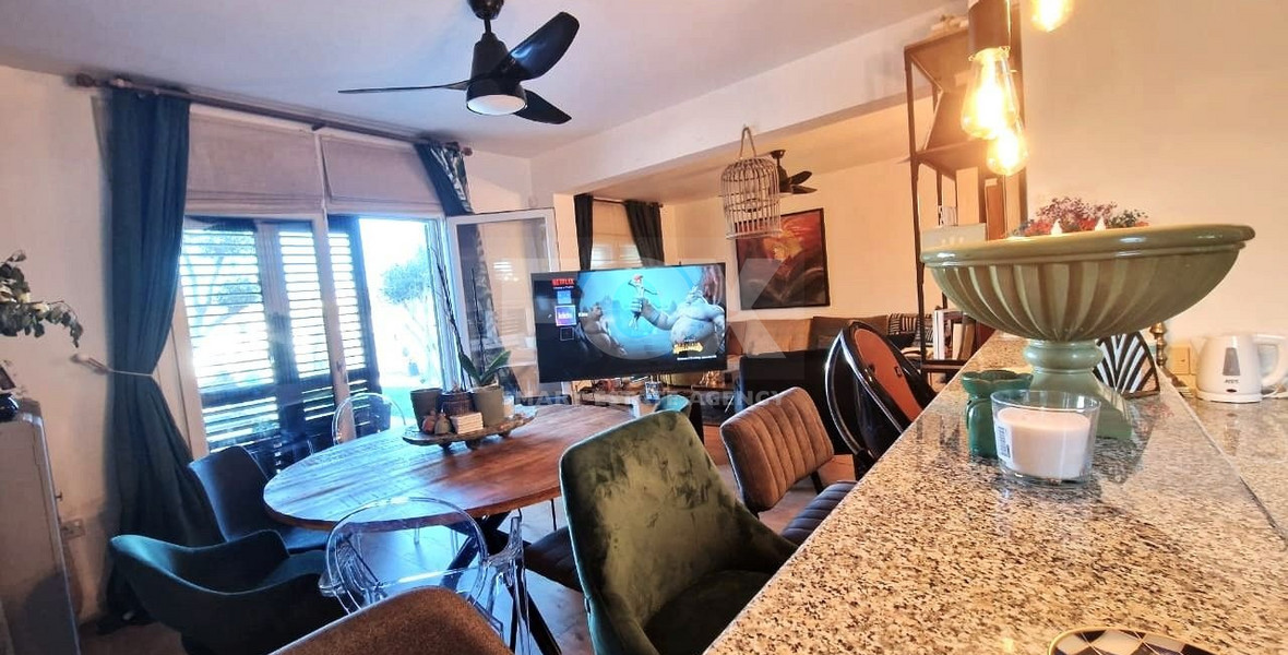 For Saale Spacious Detached Villa 4-Bedroom with extra studio and pool Sea View in Pissouri