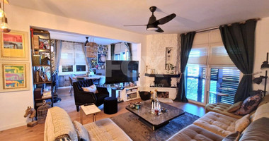 For Saale Spacious Detached Villa 4-Bedroom with extra studio and pool Sea View in Pissouri