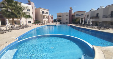 For Sale: Stylish two Bedroom Apartment with Pool in Tombs Of the Kings