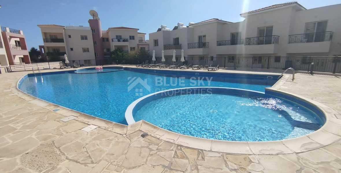 For Sale: Stylish two Bedroom Apartment with Pool in Tombs Of the Kings