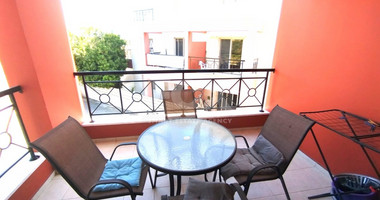 For Sale: Stylish two Bedroom Apartment with Pool in Tombs Of the Kings