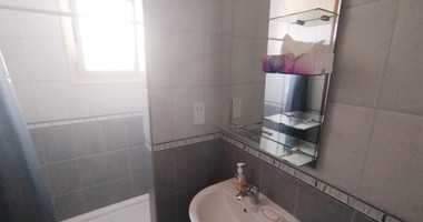 For Sale: Stylish two Bedroom Apartment with Pool in Tombs Of the Kings