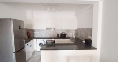 For Sale: Stylish two Bedroom Apartment with Pool in Tombs Of the Kings