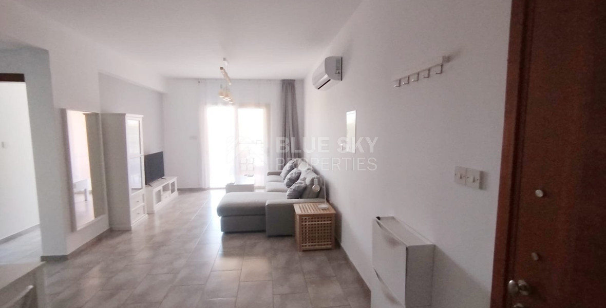 For Sale: Stylish two Bedroom Apartment with Pool in Tombs Of the Kings