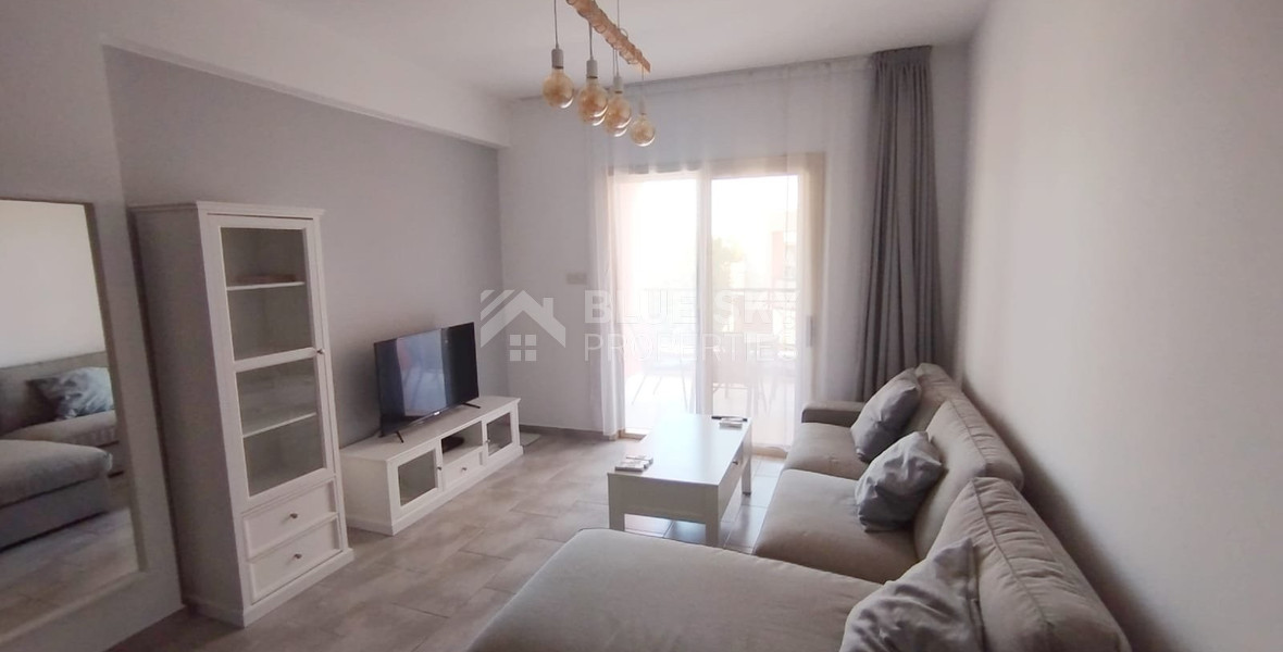 For Sale: Stylish two Bedroom Apartment with Pool in Tombs Of the Kings