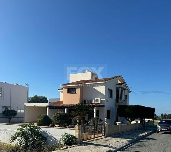 Four bedroom villa,  plus extra room, for sale in Emba, Paphos