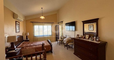 Four bedroom villa,  plus extra room, for sale in Emba, Paphos
