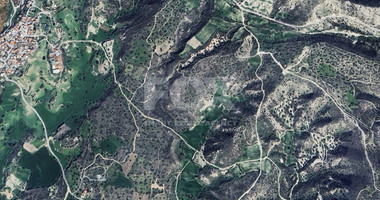 Large 5686 m2 Field  for Sale in Pentakomo