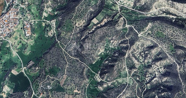 Large 5686 m2 Field  for Sale in Pentakomo