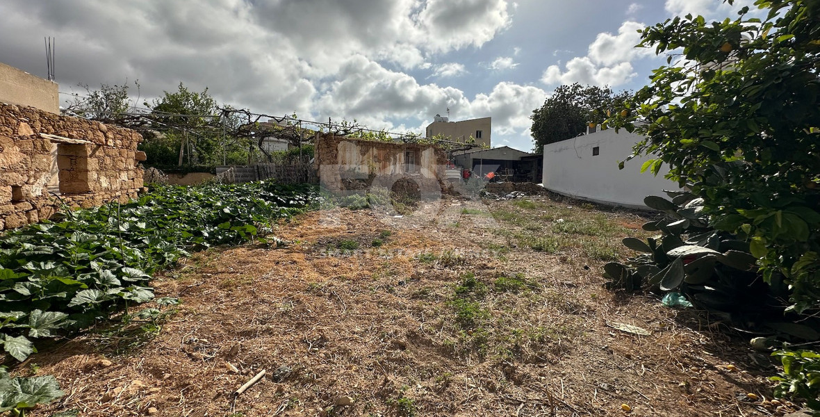 Prime Development Land for Sale in Kissonerga