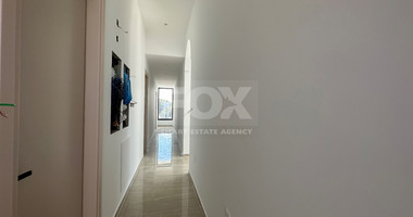 RENT: OUSTANDING 4 BEDROOM VILLA, LARGE SWIMMING POOL OVERFLOW, OPTIONAL FURNISHED, HIGH CEILINGS 3.8 METRES.