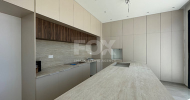 RENT: OUSTANDING 4 BEDROOM VILLA, LARGE SWIMMING POOL OVERFLOW, OPTIONAL FURNISHED, HIGH CEILINGS 3.8 METRES.