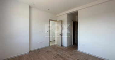 RENT: OUSTANDING 4 BEDROOM VILLA, LARGE SWIMMING POOL OVERFLOW, OPTIONAL FURNISHED, HIGH CEILINGS 3.8 METRES.