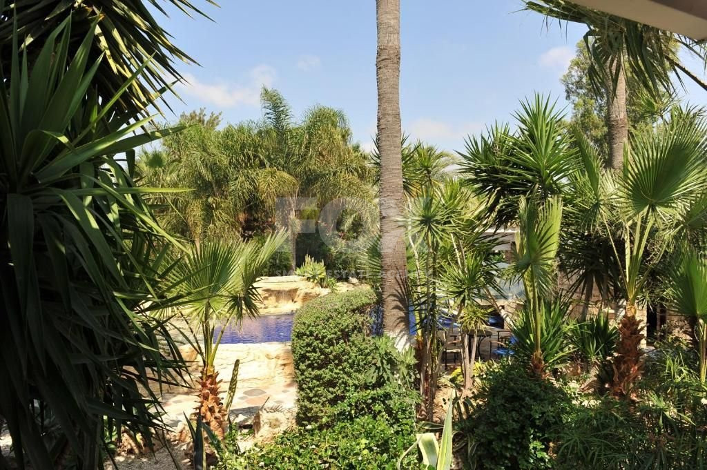 Charming 3-Bedroom Villa with Pool, Sea & Mountain Views