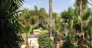 Charming 3-Bedroom Villa with Pool, Sea & Mountain Views
