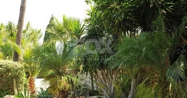 Charming 3-Bedroom Villa with Pool, Sea & Mountain Views