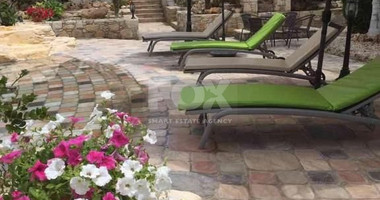 Charming 3-Bedroom Villa with Pool, Sea & Mountain Views
