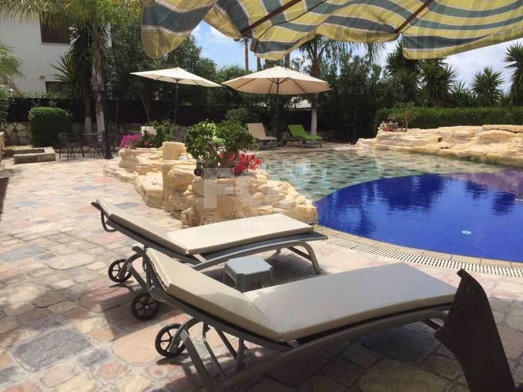 Charming 3-Bedroom Villa with Pool, Sea & Mountain Views