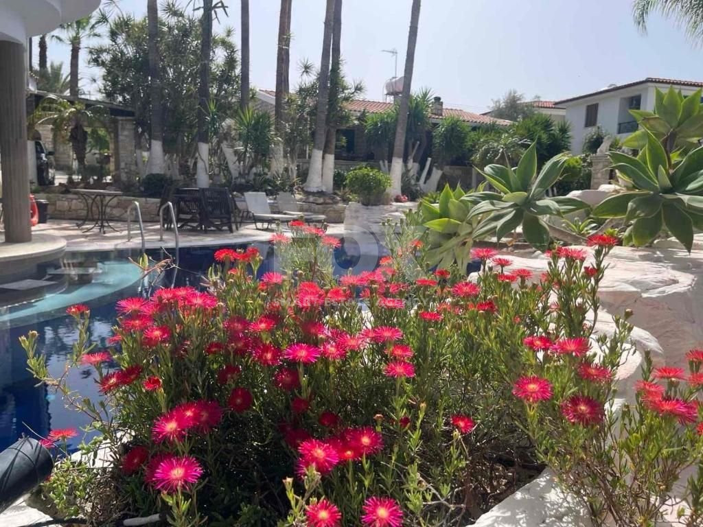 Charming 3-Bedroom Villa with Pool, Sea & Mountain Views