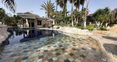 Charming 3-Bedroom Villa with Pool, Sea & Mountain Views