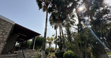 Charming 3-Bedroom Villa with Pool, Sea & Mountain Views