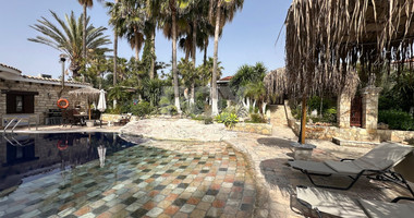 Charming 3-Bedroom Villa with Pool, Sea & Mountain Views