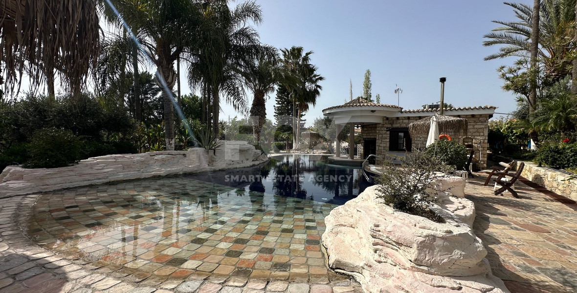 Charming 3-Bedroom Villa with Pool, Sea & Mountain Views