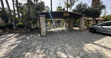 Charming 3-Bedroom Villa with Pool, Sea & Mountain Views