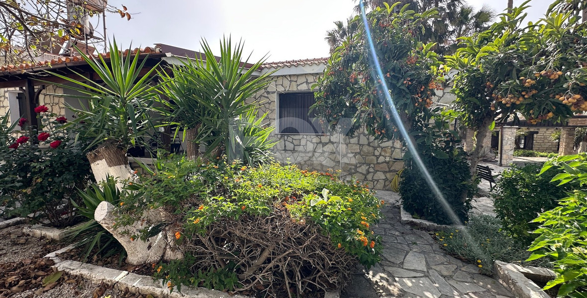 Charming 3-Bedroom Villa with Pool, Sea & Mountain Views