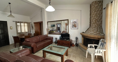 Charming 3-Bedroom Villa with Pool, Sea & Mountain Views