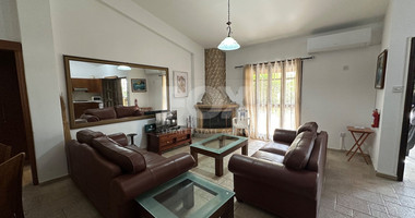 Charming 3-Bedroom Villa with Pool, Sea & Mountain Views