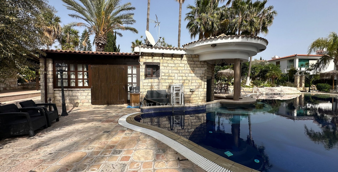 Deluxe Suite One Bedroom for rent in Anarita, Paphos